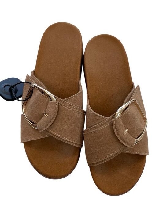 Sandals Flats