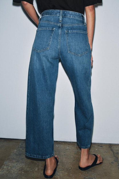 MID-WAIST RELAXED FIT ANKLE JEANS