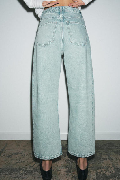 MID-WAIST RELAXED FIT ANKLE JEANS